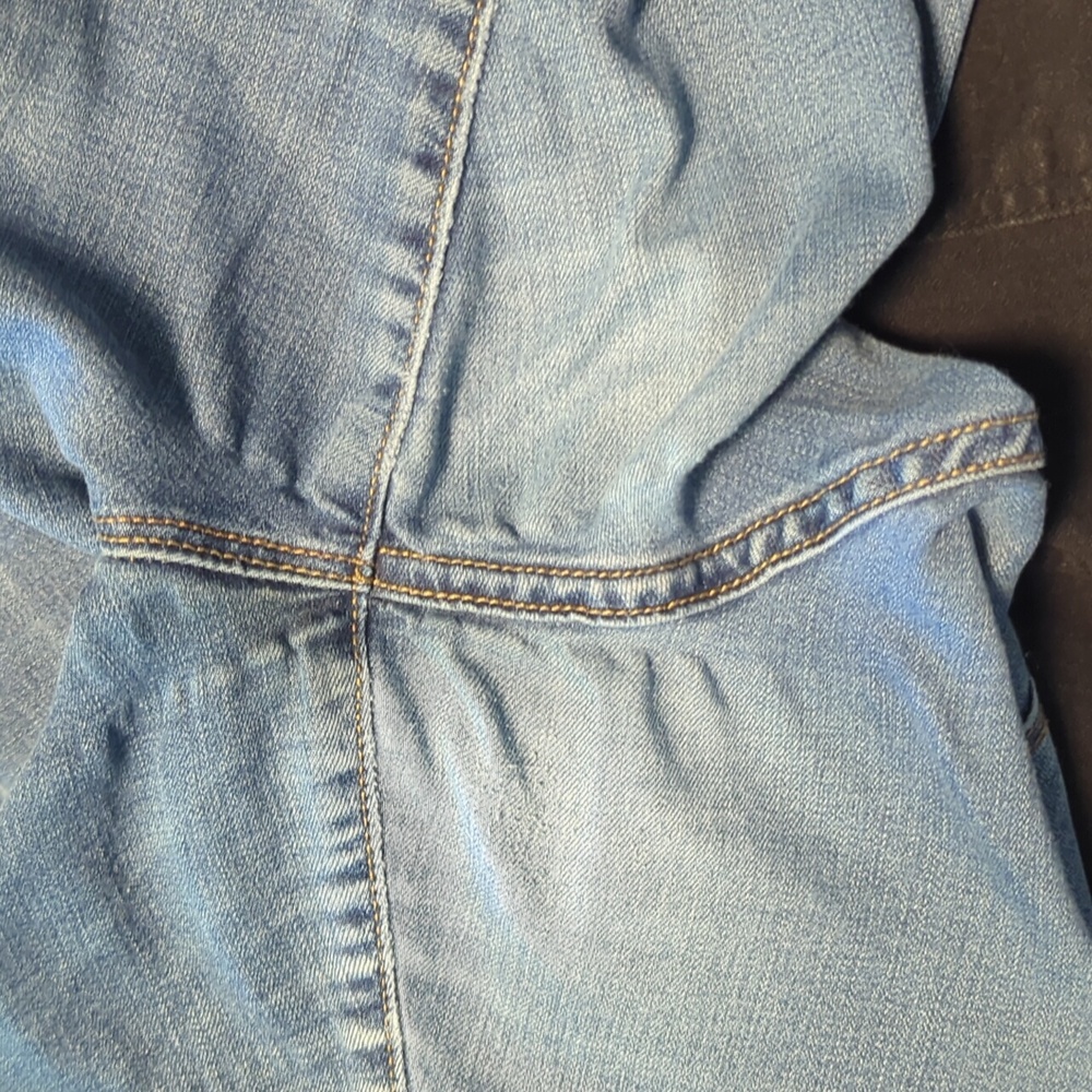 Old Navy Women's Blue Distressed Jeans - Picture 5 of 6